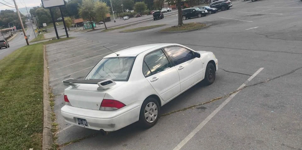 2003 Mitsubishi Lancer 8th Gen - Image 8 of 13