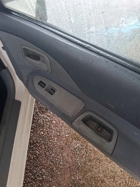2003 Mitsubishi Lancer 8th Gen - Image 8 of 11