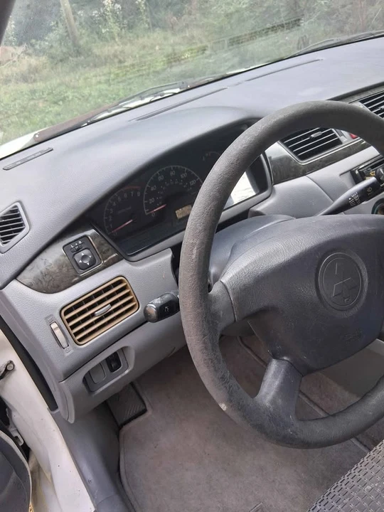 2003 Mitsubishi Lancer 8th Gen - Image 5 of 11