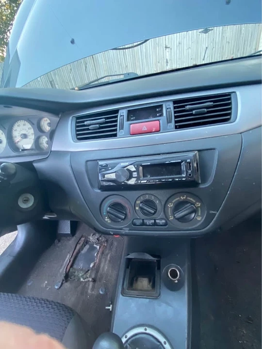 2003 Mitsubishi Lancer 7th Gen - Image 11 of 16