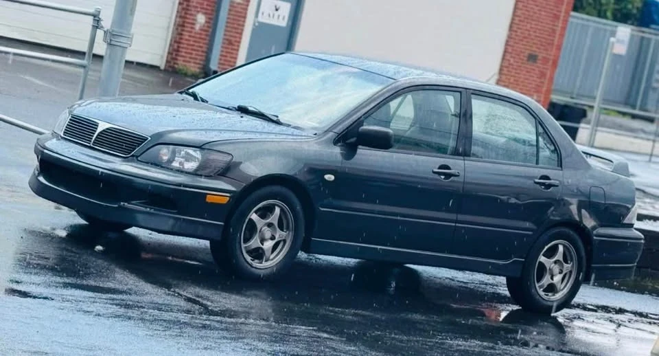 2003 Mitsubishi Lancer 8th Gen - Image 5 of 8
