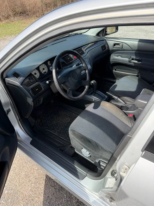 2003 Mitsubishi Lancer 8th Gen - Image 5 of 11