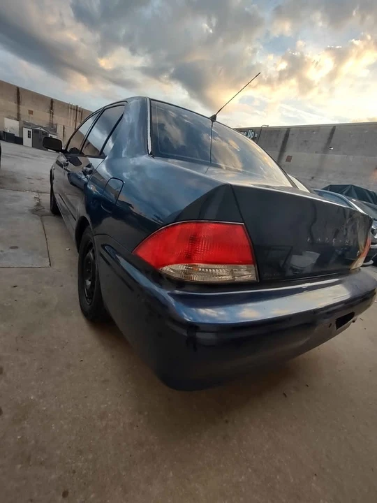 2003 Mitsubishi Lancer 8th Gen - Image 2 of 5