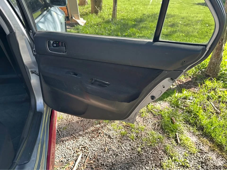 2003 Mitsubishi Lancer - Image 14 of 19