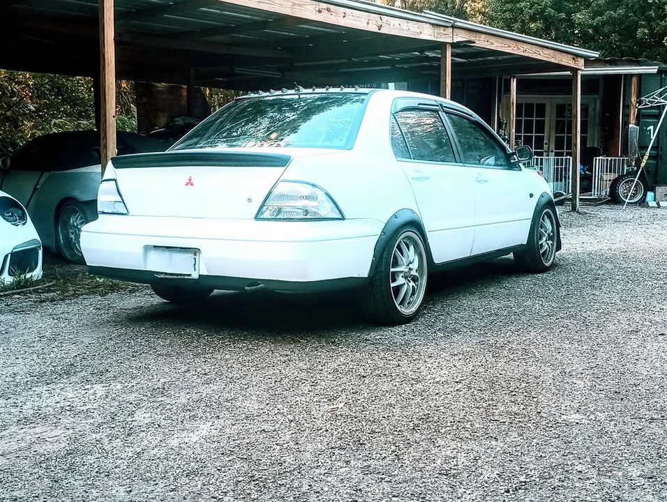 2003 Mitsubishi Lancer 8th Gen - Image 8 of 10