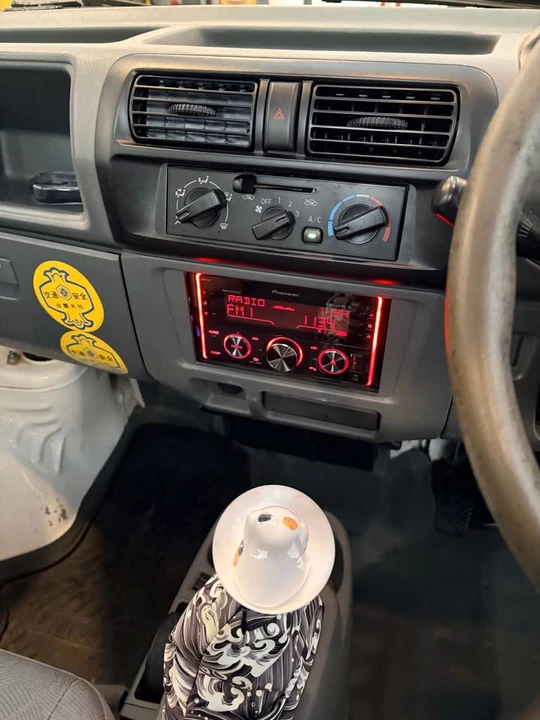 2003 Mitsubishi Minicab 6th Gen - Image 5 of 8
