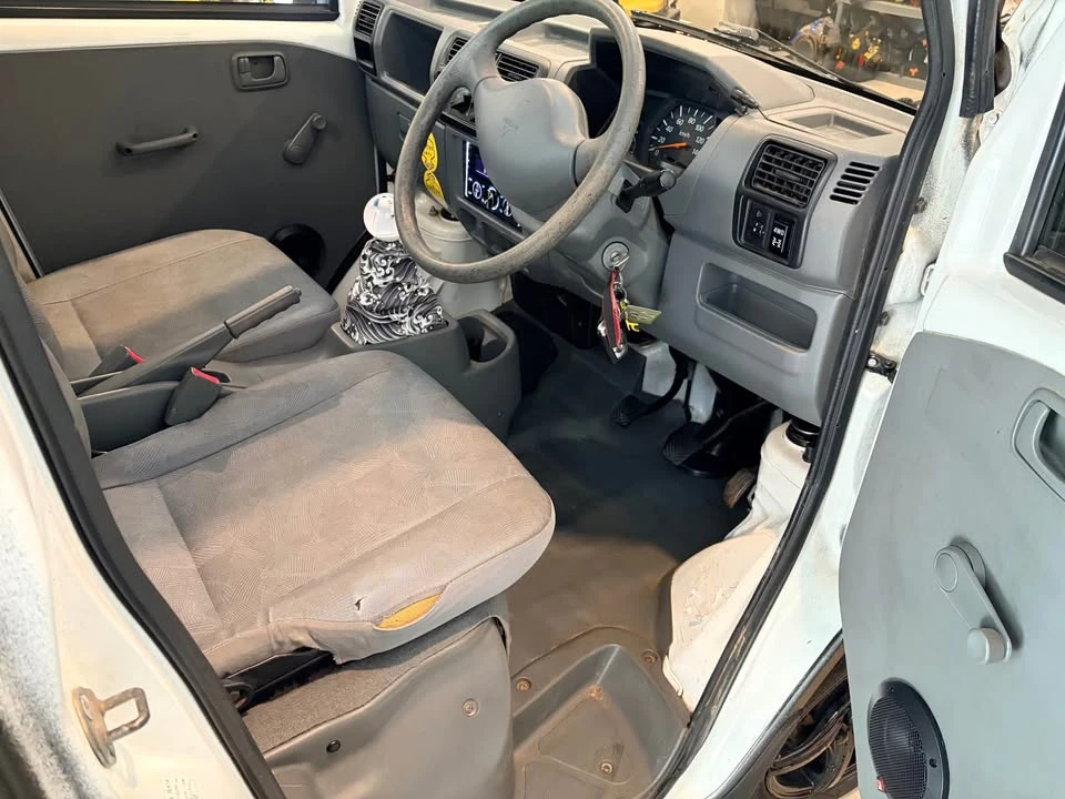2003 Mitsubishi Minicab 6th Gen - Image 6 of 8
