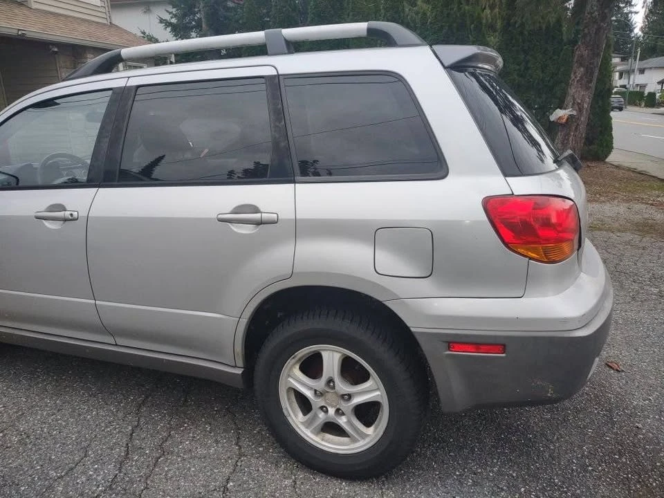 2003 Mitsubishi Outlander - Image 3 of 10