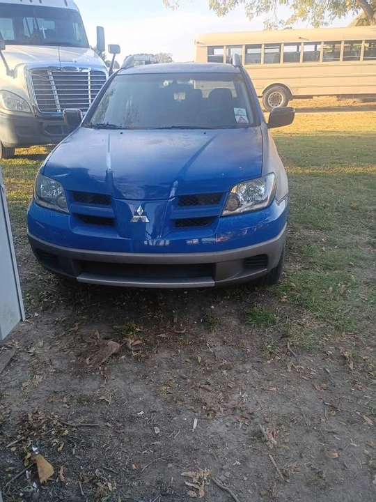 2003 Mitsubishi Outlander - Image 4 of 4
