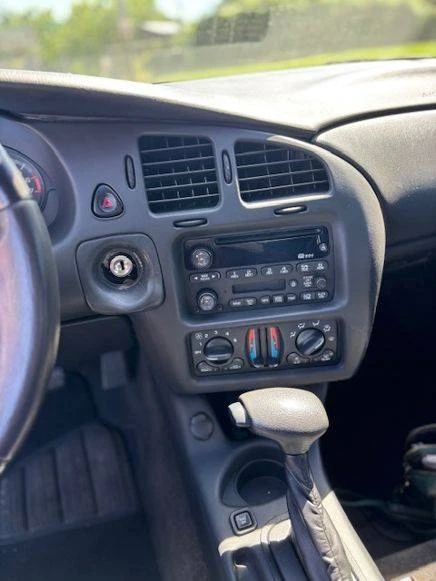 2003 Chevrolet Monte Carlo 6th Gen - Image 8 of 12