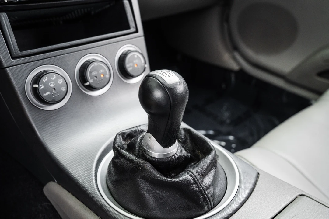 2003 Nissan 350Z 5th Gen - Image 13 of 31