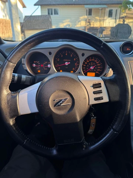 2003 Nissan 350Z 5th Gen - Image 11 of 14