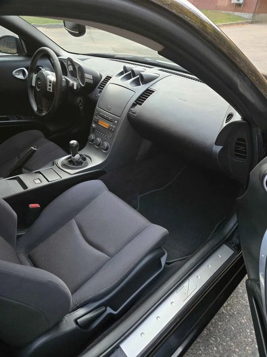 2003 Nissan 350Z 5th Gen - Image 6 of 10