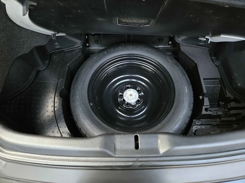 2003 Nissan 350Z 5th Gen - Image 9 of 10