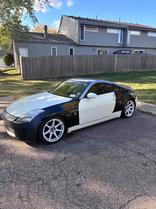 2003 Nissan 350Z 5th Gen - Image 2 of 5