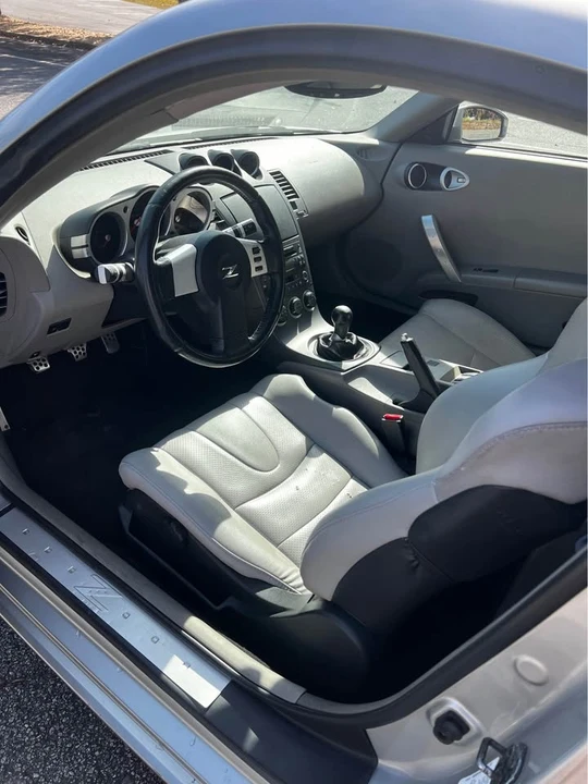 2003 Nissan 350Z 5th Gen - Image 11 of 17