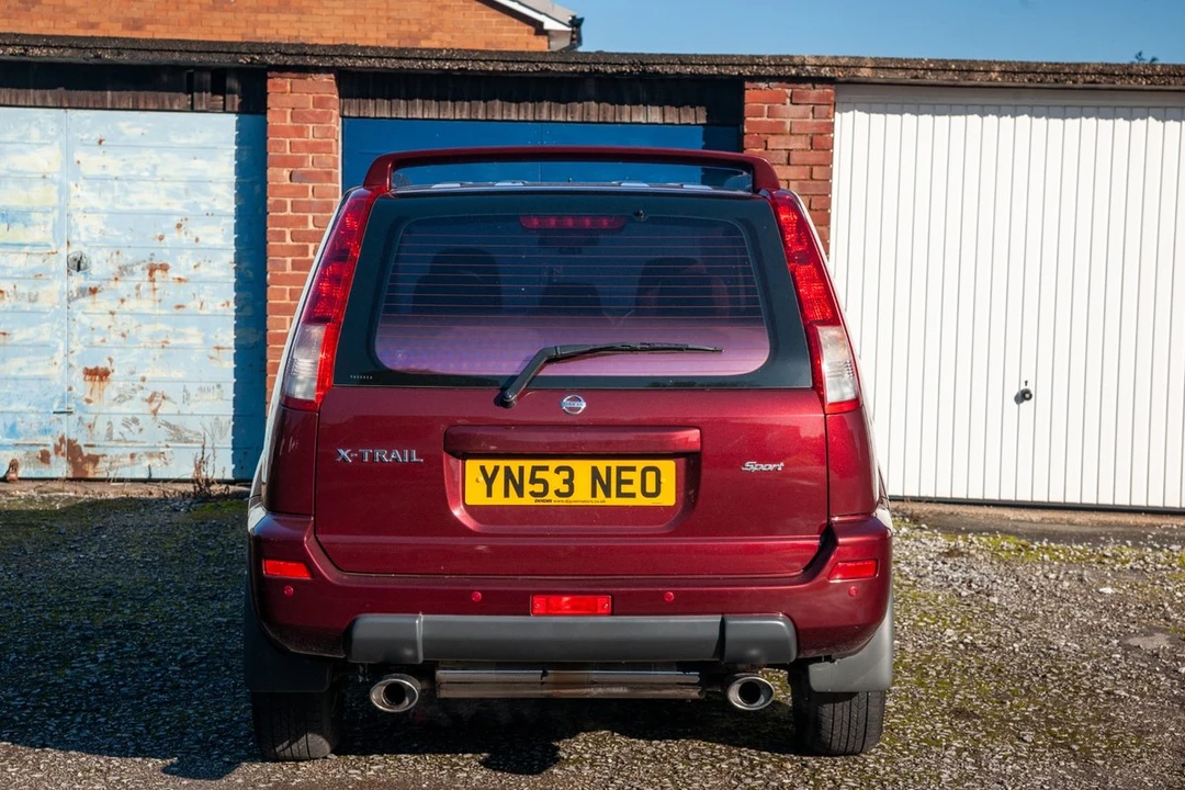 2003 Nissan - Image 11 of 30