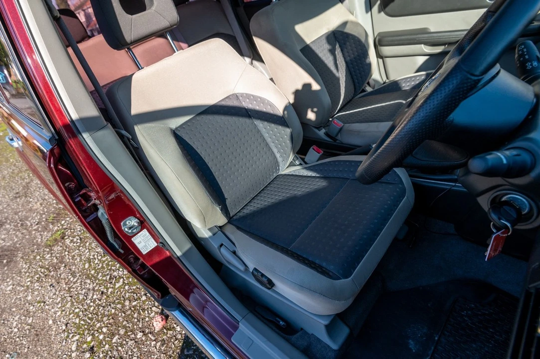 2003 Nissan - Image 27 of 30