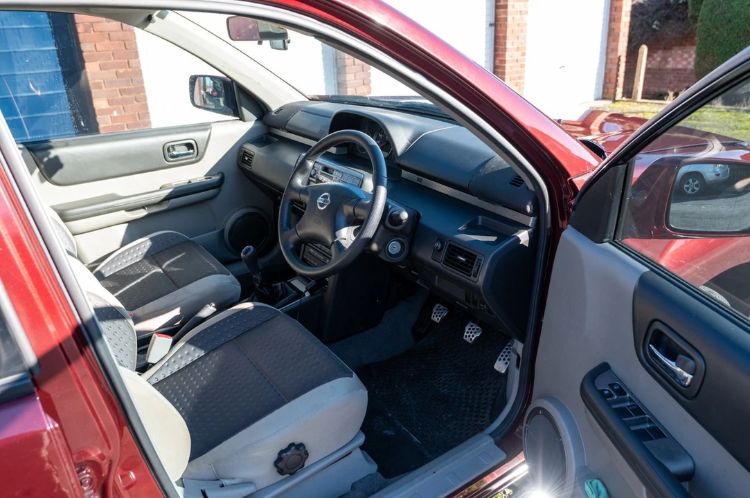 2003 Nissan - Image 28 of 30