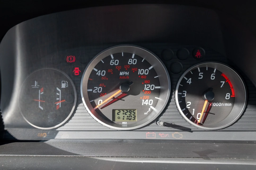 2003 Nissan - Image 10 of 30