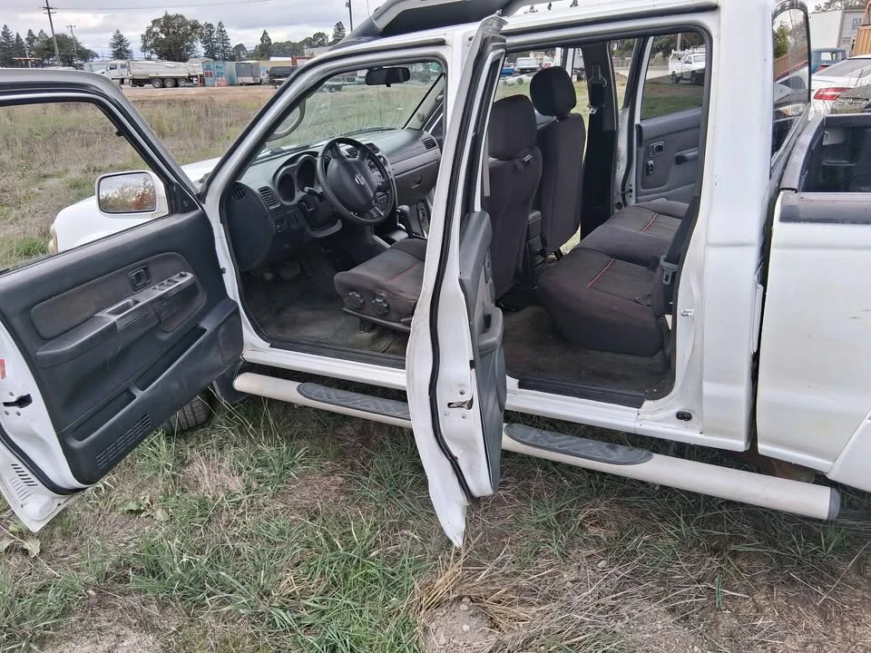 2003 Nissan Frontier 1st Gen - Image 2 of 9
