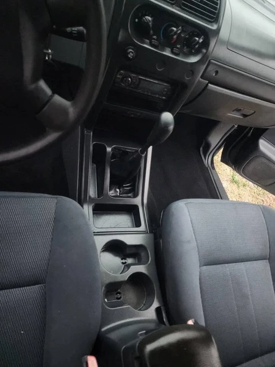 2003 Nissan Frontier 1st Gen - Image 4 of 10