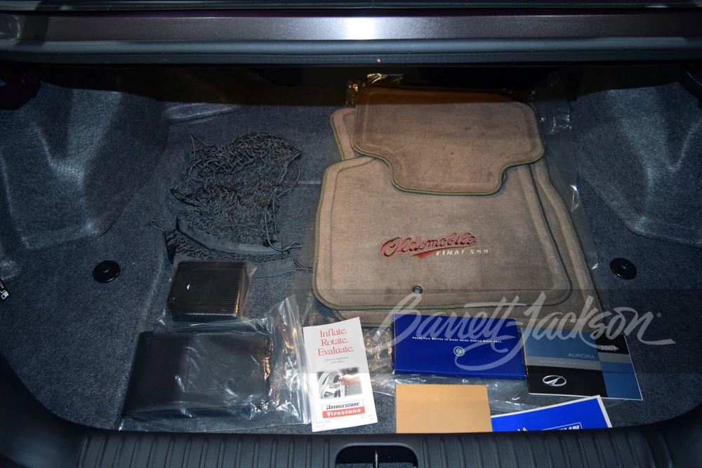2003 Oldsmobile Aurora - Image 12 of 13