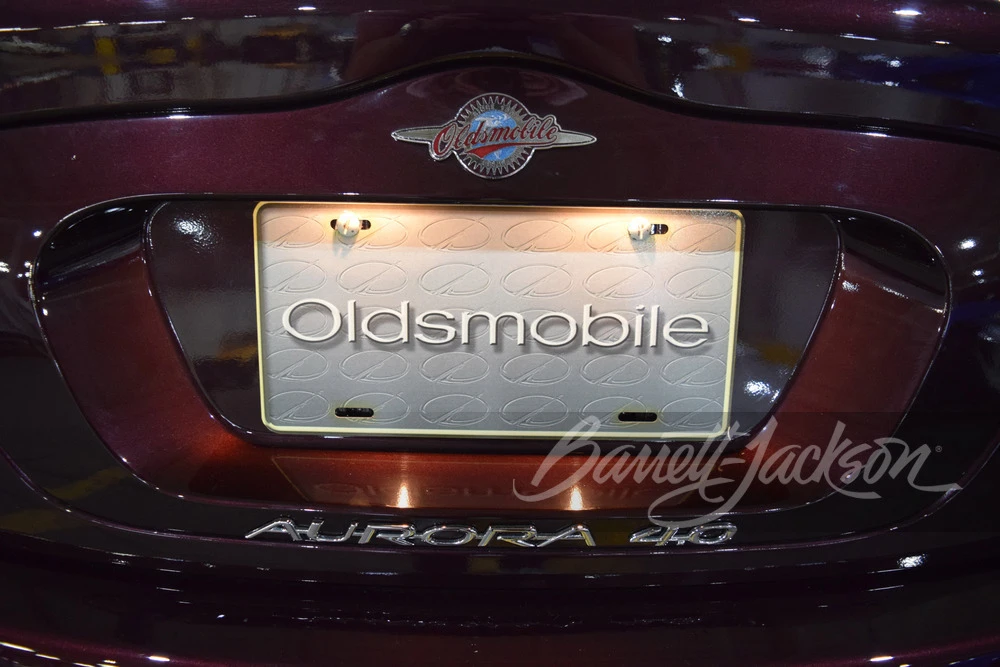 2003 Oldsmobile Aurora - Image 11 of 13