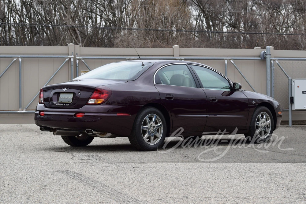 2003 Oldsmobile Aurora - Image 2 of 13
