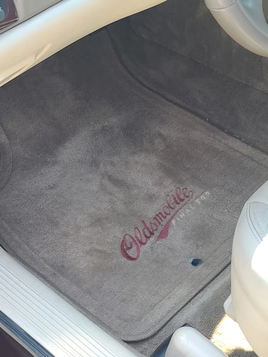 2003 Oldsmobile Aurora - Image 25 of 31