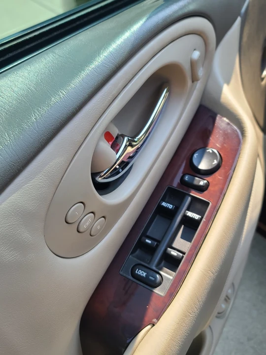 2003 Oldsmobile Aurora - Image 28 of 31