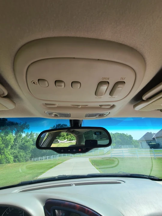 2003 Oldsmobile Aurora - Image 23 of 31