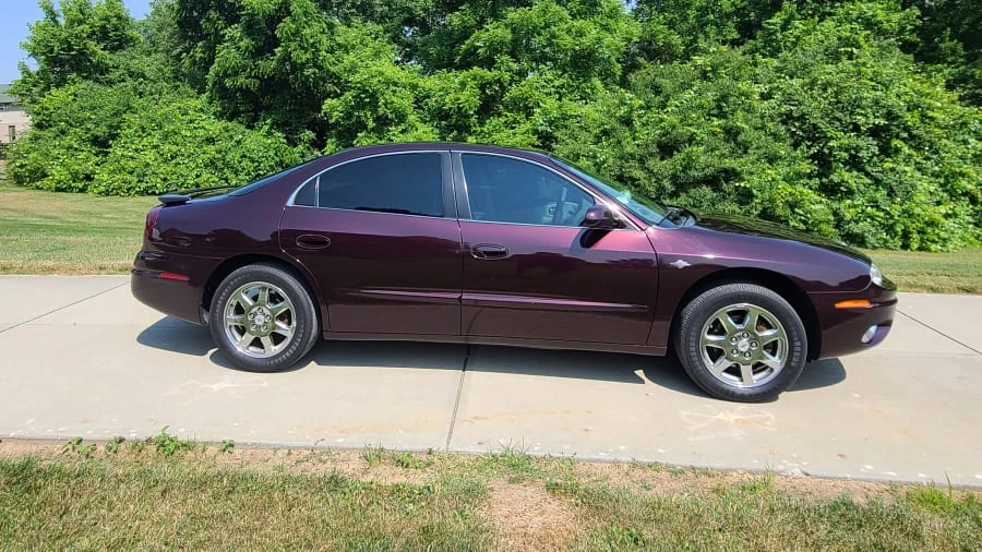 2003 Oldsmobile Aurora - Image 2 of 31