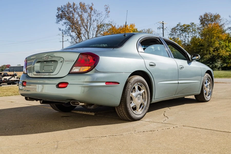 2003 Oldsmobile Aurora - Image 3 of 31