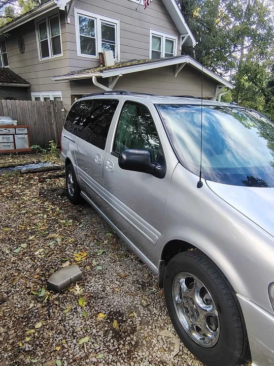 2003 Oldsmobile Silhouette - Image 2 of 20