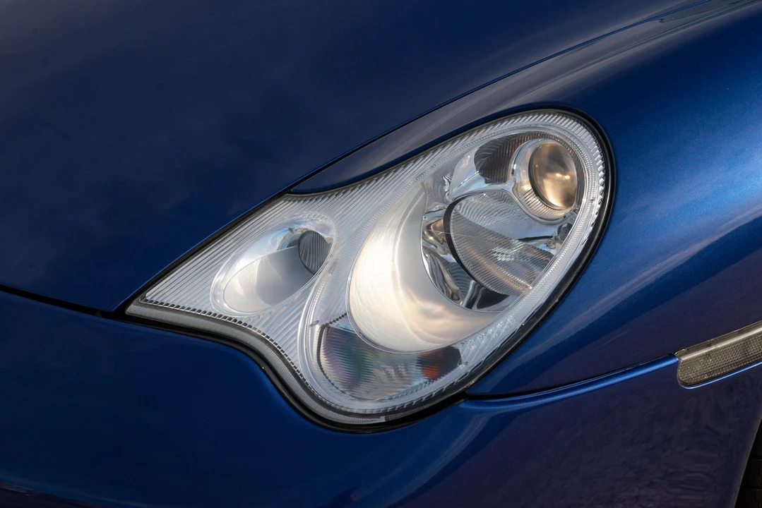 2003 Porsche 996 Carrera - Image 28 of 31