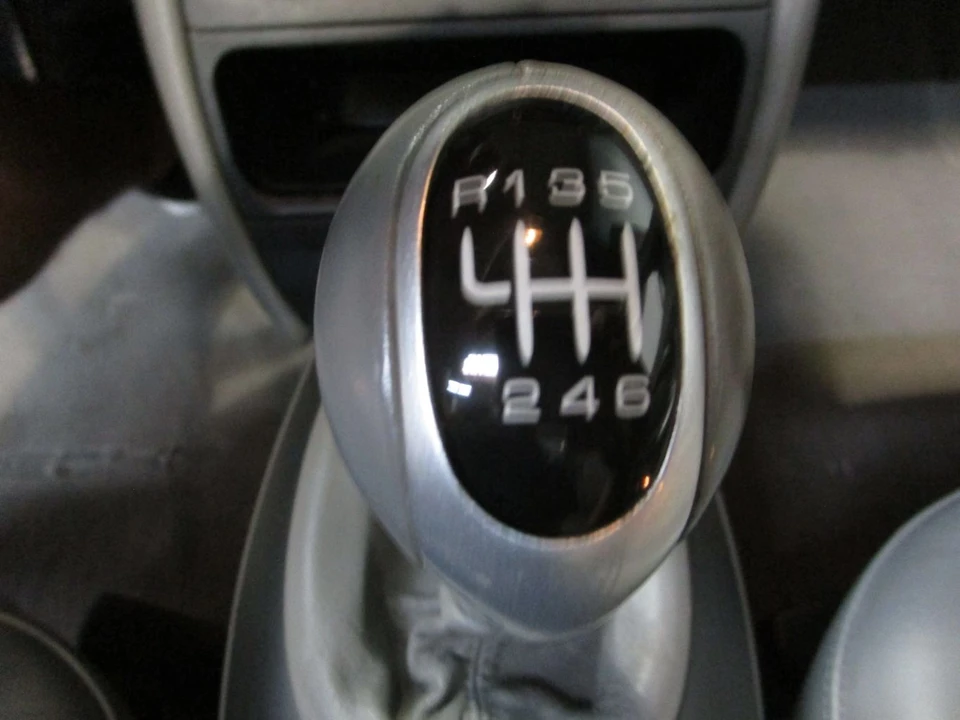 2003 Porsche 986 Boxster - Image 24 of 31