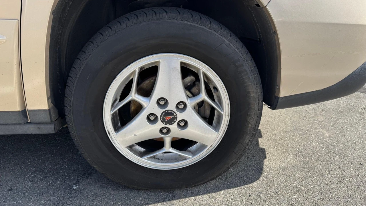 2003 Pontiac Aztek - Image 23 of 31