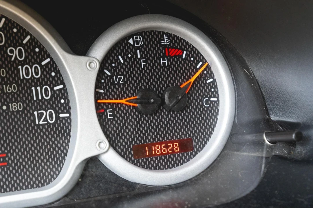 2003 Pontiac Aztek - Image 31 of 31