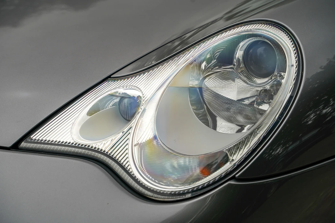 2003 Porsche 996 Carrera 4 - Image 20 of 31