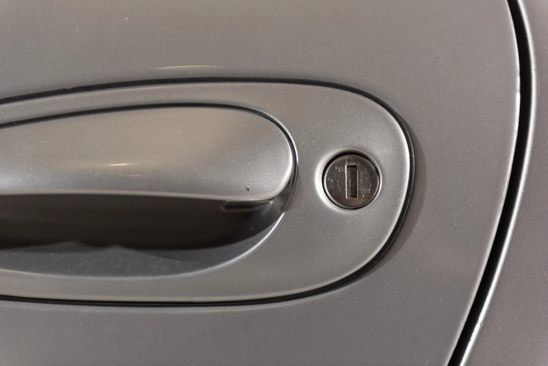 2003 Porsche 996 Carrera 4S - Image 17 of 31