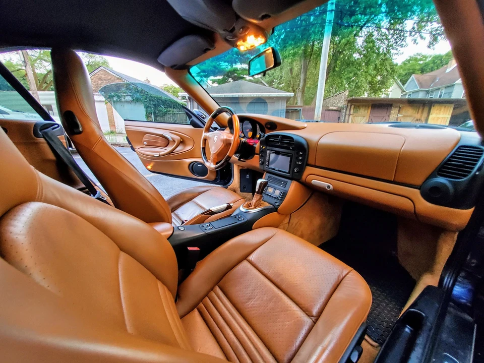 2003 Porsche 996 Carrera 4 - Image 11 of 17
