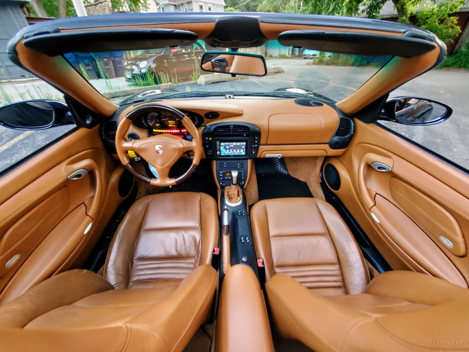 2003 Porsche 996 Carrera 4 - Image 10 of 17