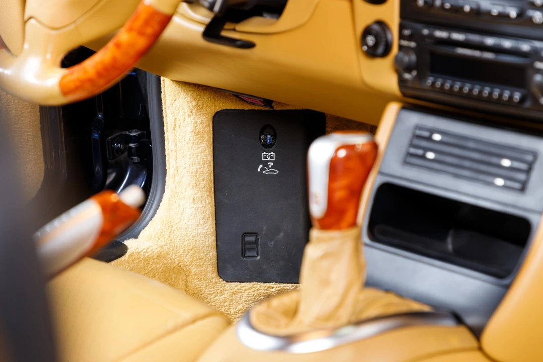 2003 Porsche 996 Carrera - Image 19 of 26