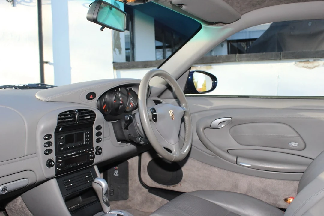 2003 Porsche 996 Carrera - Image 10 of 31