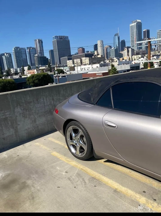 2003 Porsche 996 Carrera 4 - Image 5 of 18