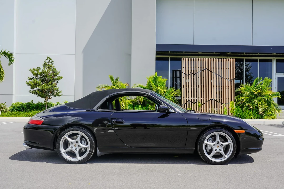 2003 Porsche 996 Carrera 4 - Image 15 of 31