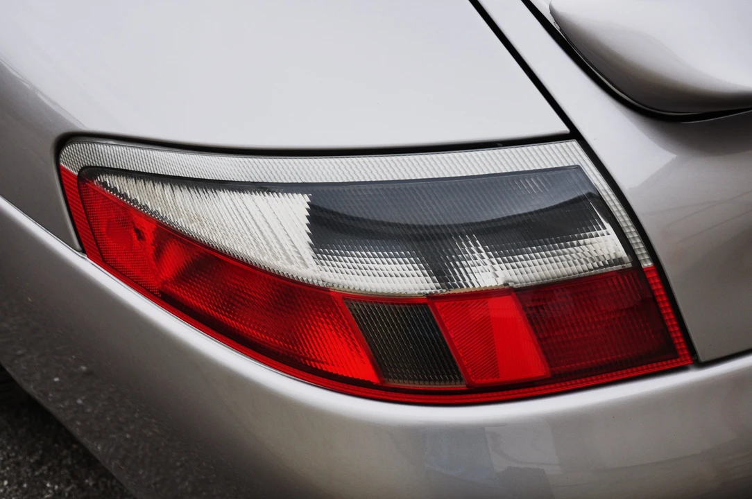 2003 Porsche 996 Carrera - Image 19 of 31
