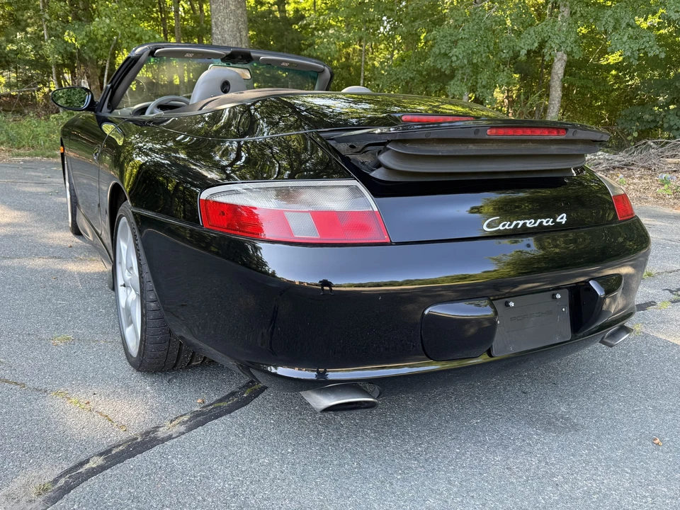 2003 Porsche 996 Carrera 4 - Image 16 of 31