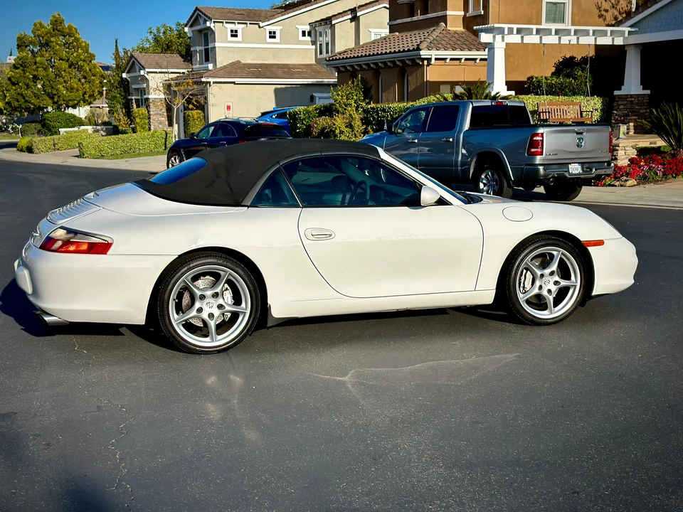2003 Porsche 996 Carrera 4 - Image 11 of 31